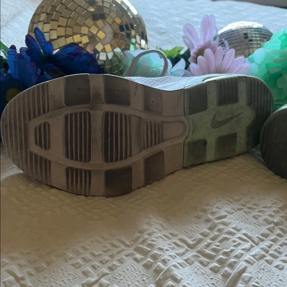 Nike Air Max Light Gray and Green Sneakers - Picture 11 of 13